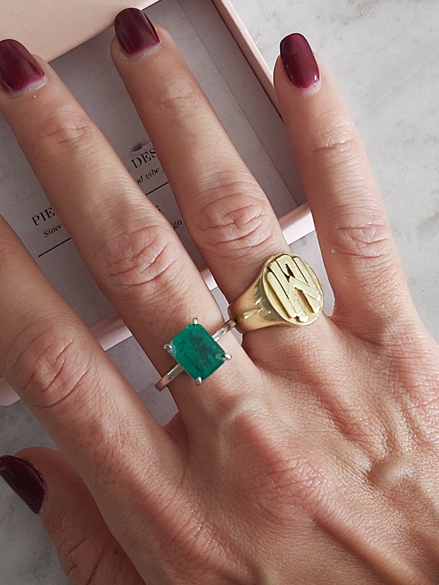 CLASIC EMERALD RING