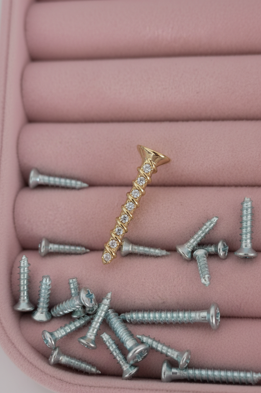 EL TORNILLO QUE TE FALTABA (Piercing)