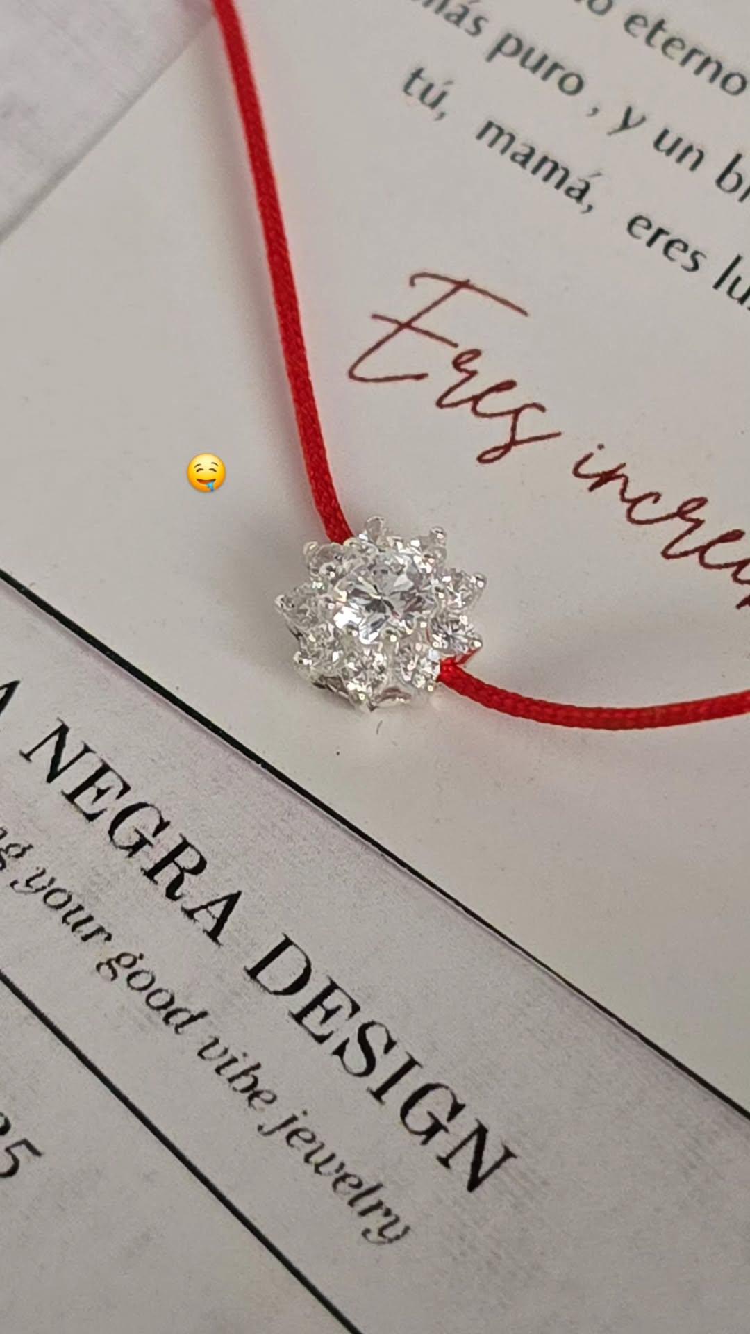 AMOR ETERNO COLLAR HILO ROJO