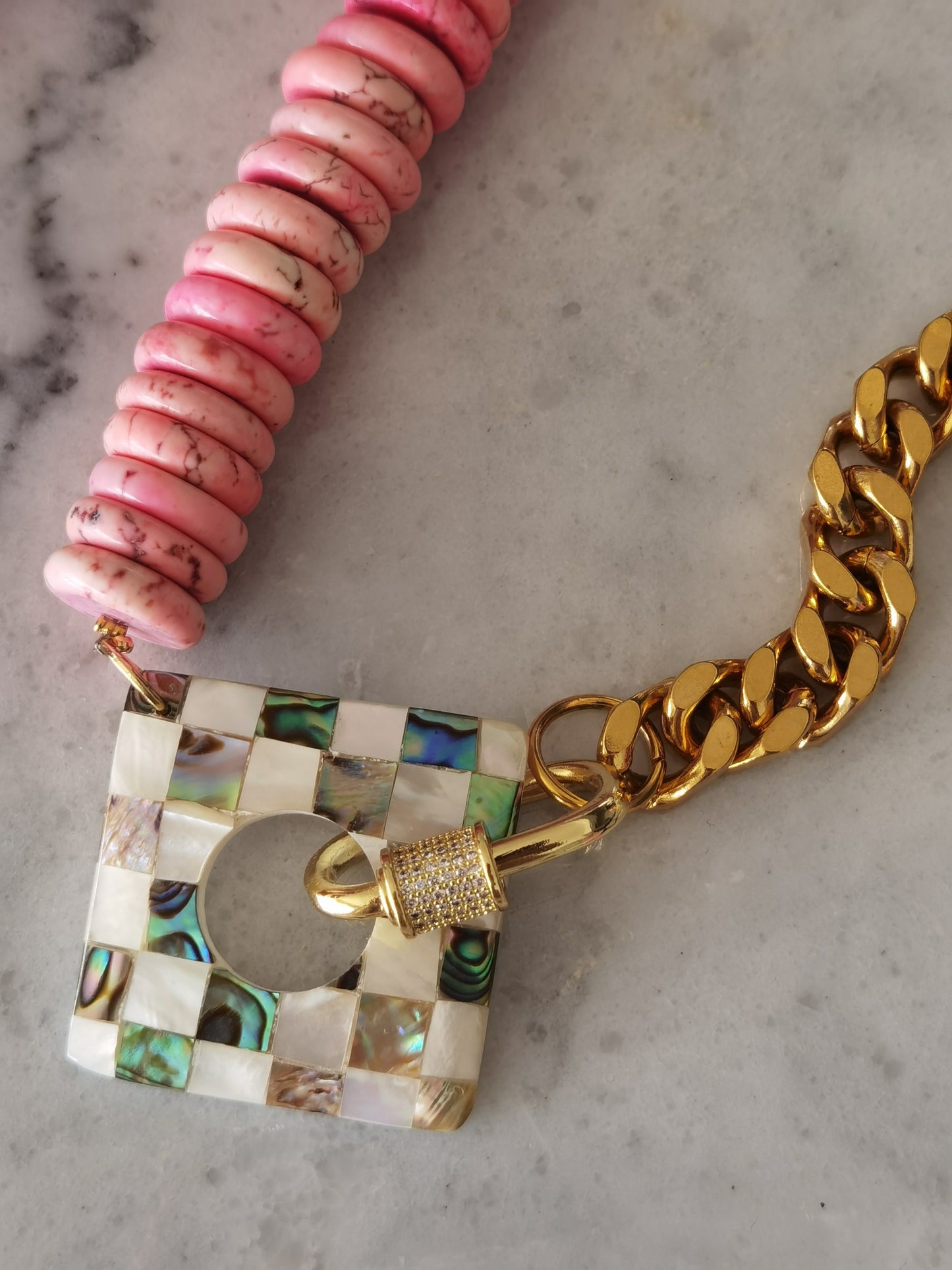 CHESS ROSÉ NECKLACE