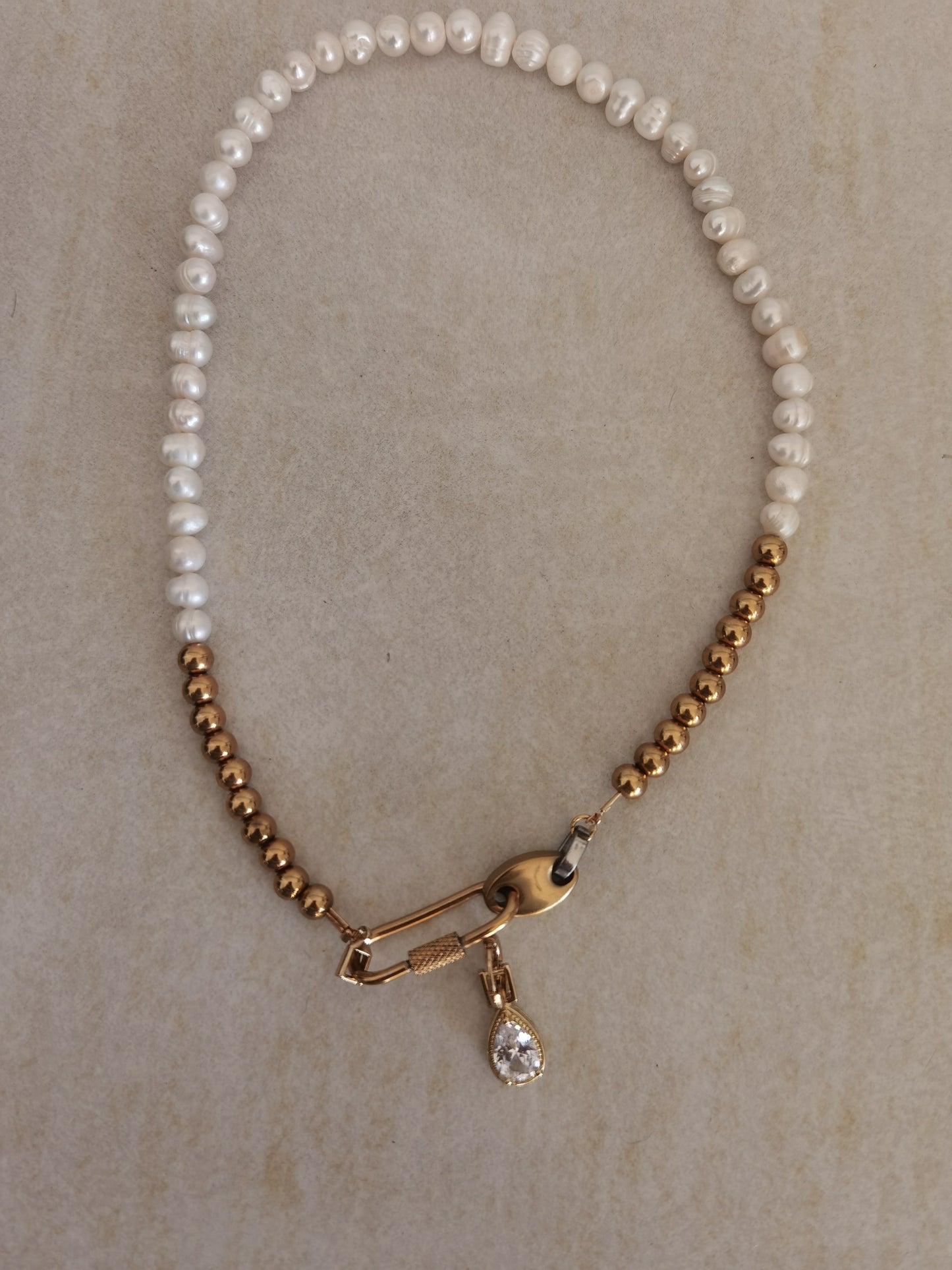 DUVALIN PEARLS NECKLACE