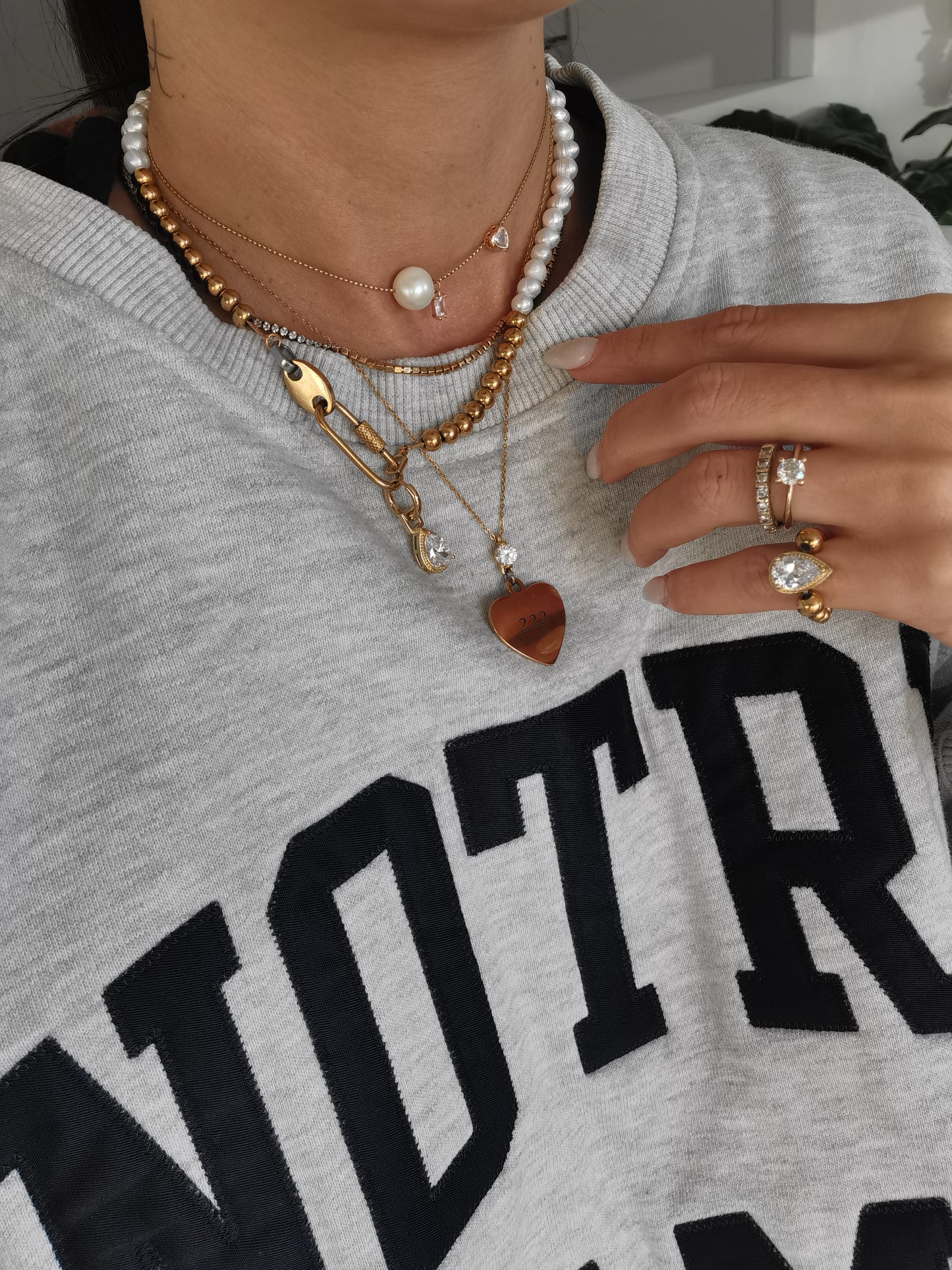 DUVALIN PEARLS NECKLACE