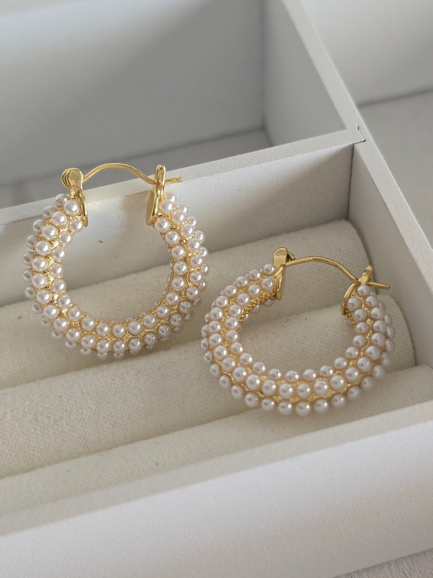 MINI PEARLS HOOPS