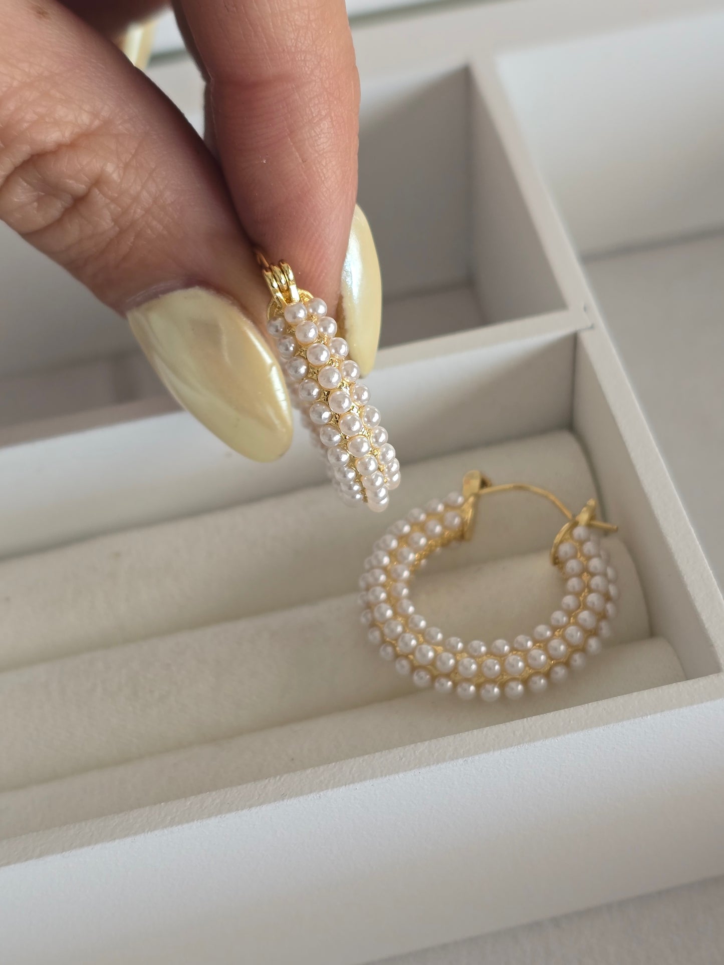 MINI PEARLS HOOPS