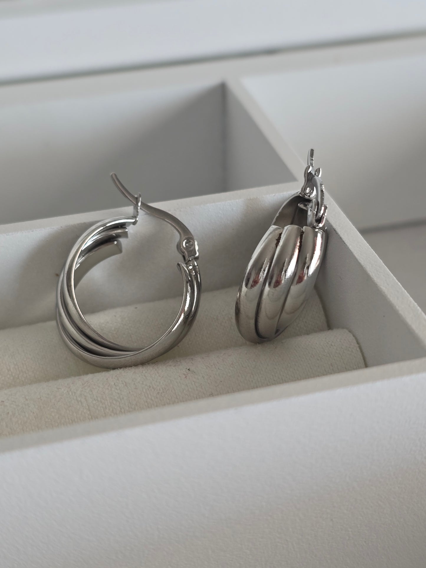 TRIPLE SILVER HOOPS