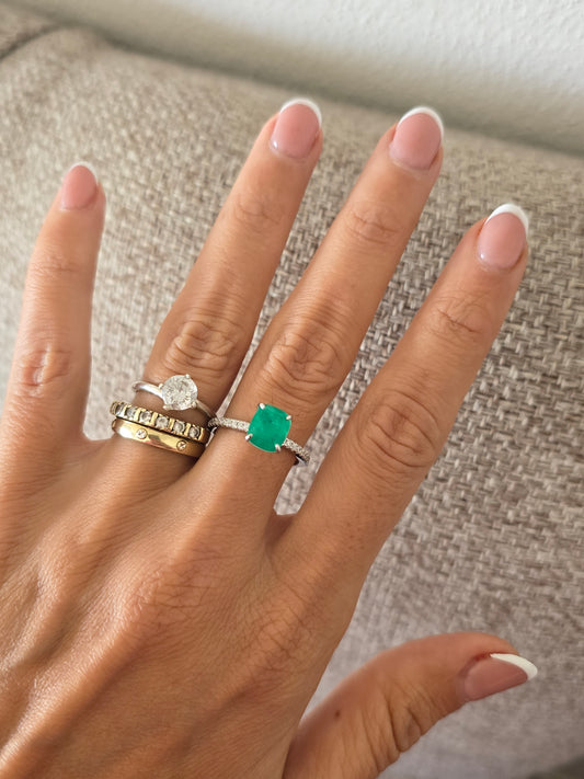 COSMOPOLITAN EMERALD RING