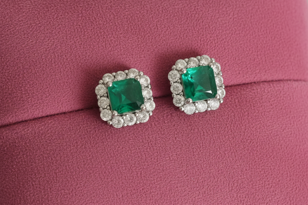 ROYAL VIBES ESMERALDAS (PAR ARETES)