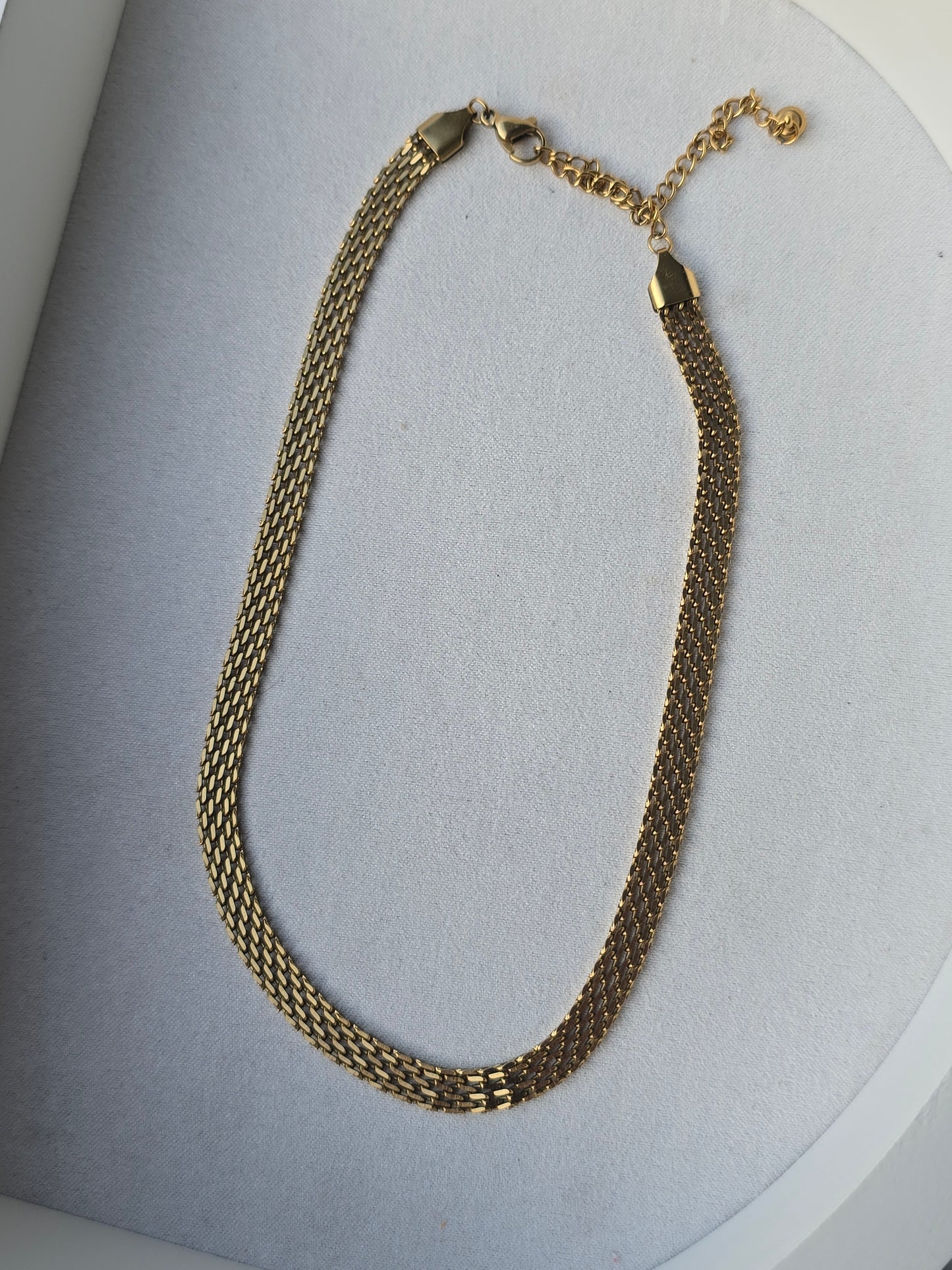 Feeling a woman Necklace