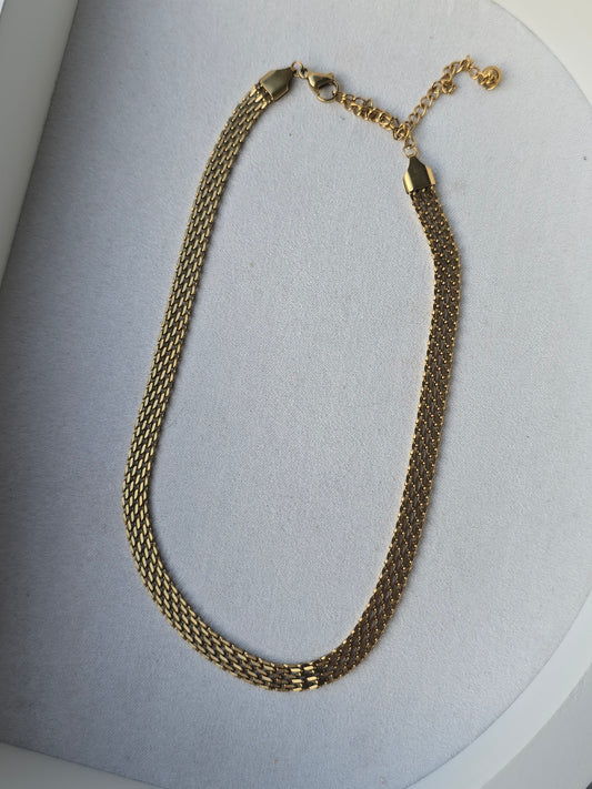 Feeling a woman Necklace