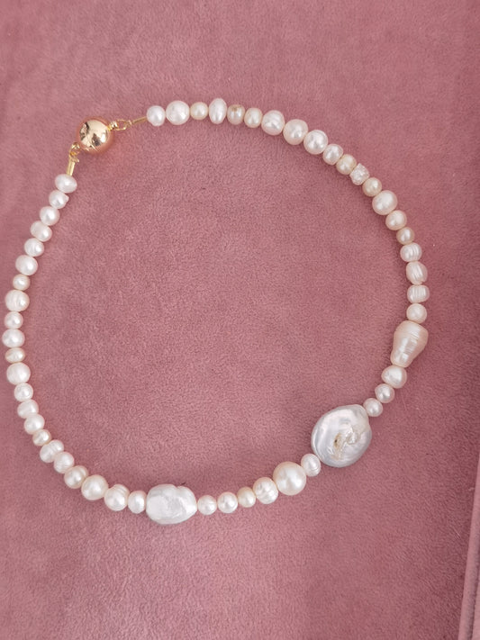 GOOD LIFE PEARLS NECKLACE