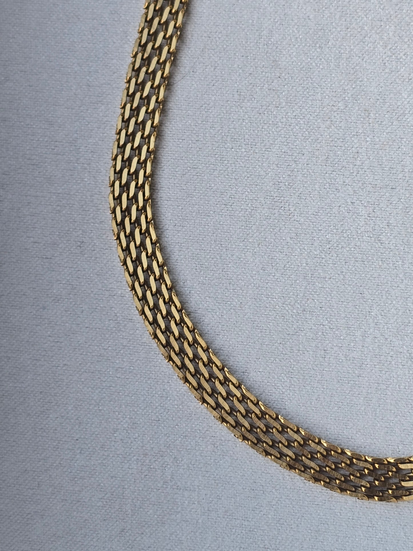 Feeling a woman Necklace