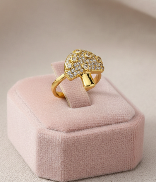WONDERLAND WHITE RING